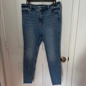 Old Navy extra high-rise, rockstar, super skinny, 360° stretch smooth pockets